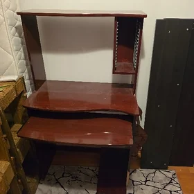 Стол для компьютера