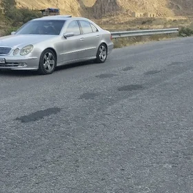 Mercedes-Benz E320 2003