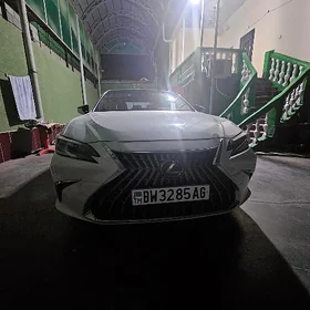 Lexus ES 350 2025