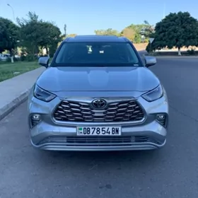 Toyota Highlander 2022