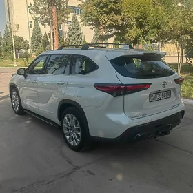 Toyota Highlander 2022