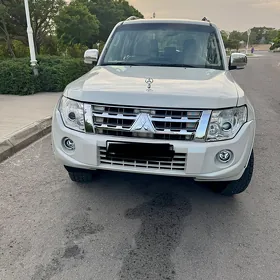 Mitsubishi Pajero 2013