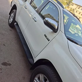 Toyota Hilux 2025