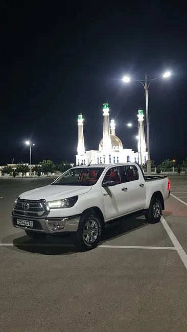 Toyota Hilux 2025 - 1