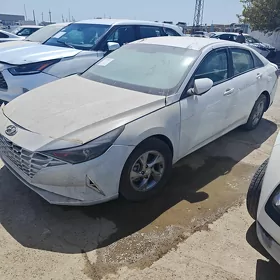 Hyundai Elantra 2022