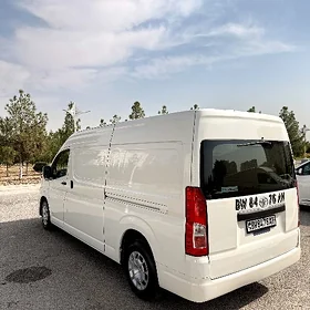 Toyota Hiace 2021