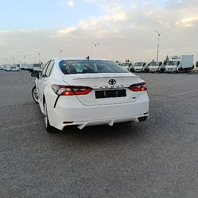 Toyota Camry 2021