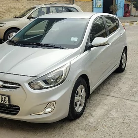 Hyundai Accent 2011