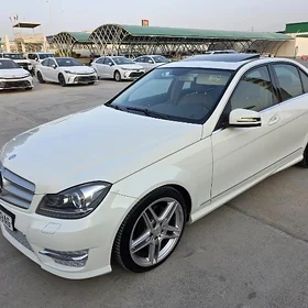 Mercedes-Benz C300 2012