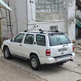 Nissan Pathfinder 2001
