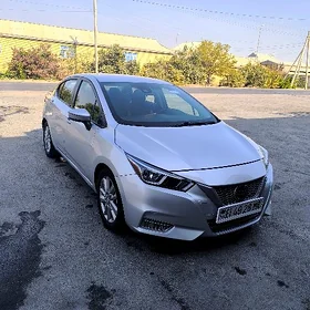 Nissan Versa 2021