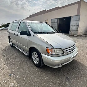 Toyota Sienna 2001
