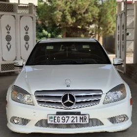Mercedes-Benz C300 2010