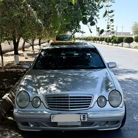 Mercedes-Benz E320 2002