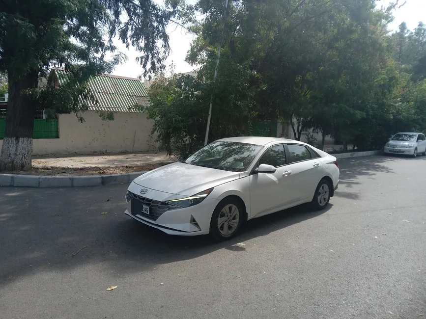 Hyundai Elantra 2021 - 1