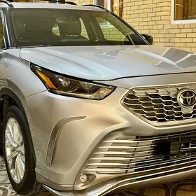 Toyota Highlander 2024