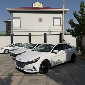Hyundai Elantra 2023