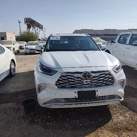 Toyota Highlander 2021