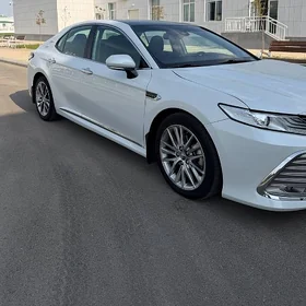 Toyota Camry 2021