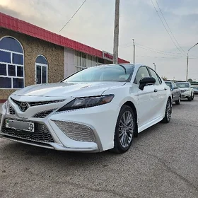 Toyota Camry 2022