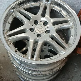 Mersedes diska R19