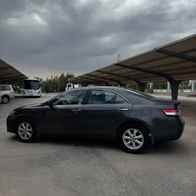 Toyota Camry 2011