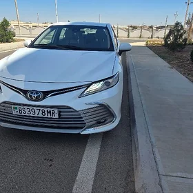 Toyota Camry 2021