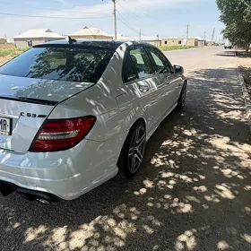 Mercedes-Benz C350 2011