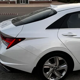 Hyundai Elantra 2021