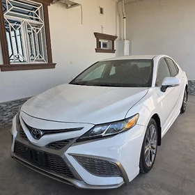 Toyota Camry 2022