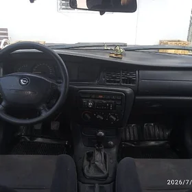 Opel Vectra 1998