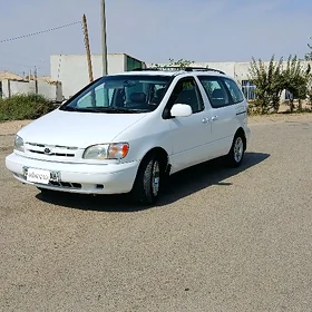 Toyota Sienna 1999