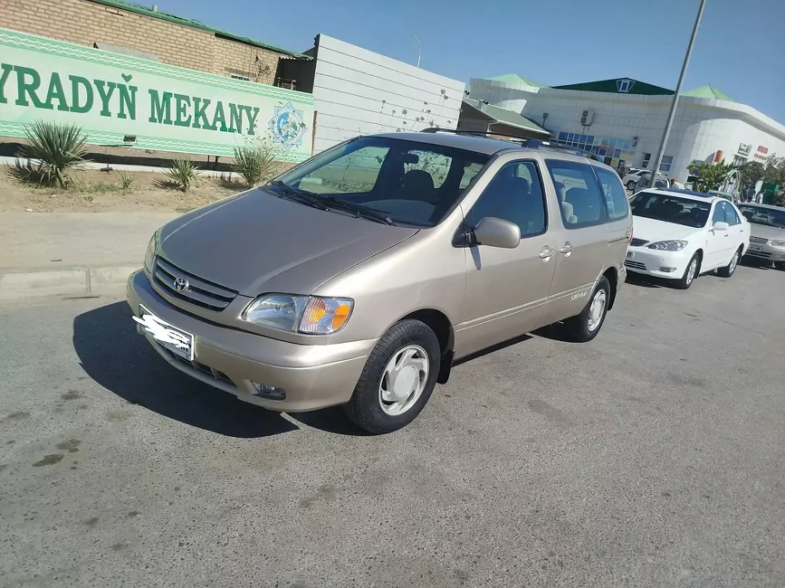 Toyota Sienna 2002 - 1