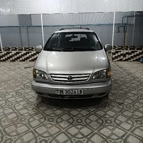 Toyota Sienna 2002