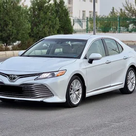 Toyota Camry 2018