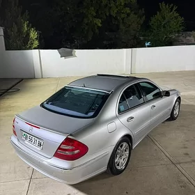 Mercedes-Benz E320 2003