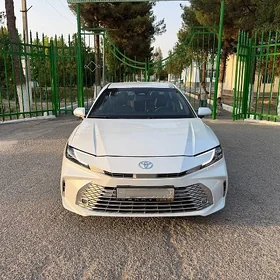 Toyota Camry 2025
