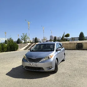 Toyota Sienna 2010