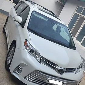 Toyota Sienna 2019