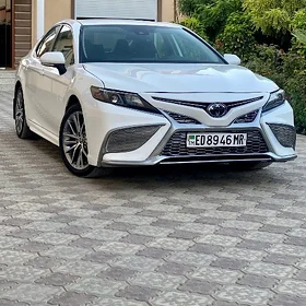 Toyota Camry 2021