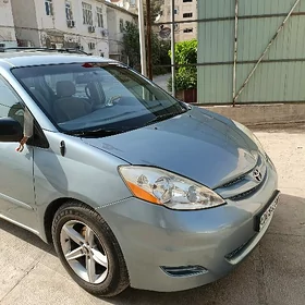 Toyota Sienna 2008