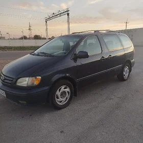 Toyota Sienna 2002