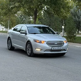 Ford Taurus 2017