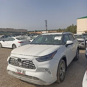 Toyota Highlander 2021