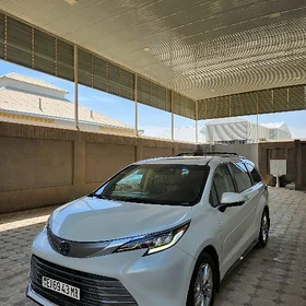 Toyota Sienna 2022