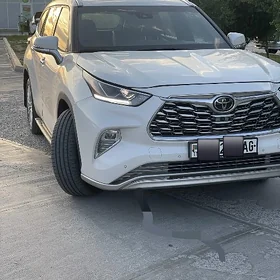 Toyota Highlander 2021