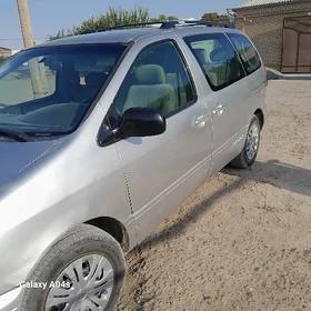 Toyota Sienna 2002