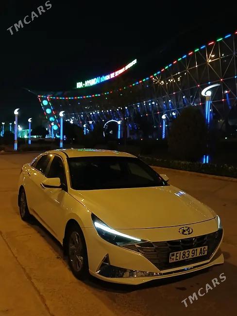 Hyundai Elantra 2022 - 1