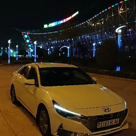 Hyundai Elantra 2022