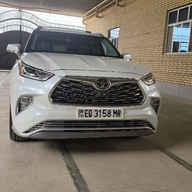 Toyota Highlander 2022